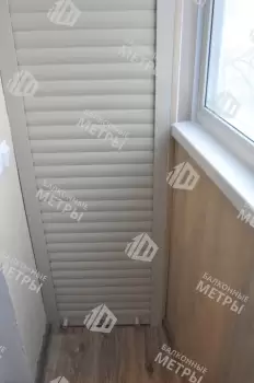 Остекление и отделка балкона ПВХ панелями и ламинатом Остекление и отделка балкона ПВХ панелями и ламинатом