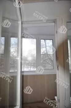 Остекление и отделка балкона ПВХ панелями и ламинатом Остекление и отделка балкона ПВХ панелями и ламинатом