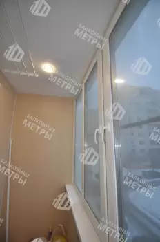 Остекление и отделка балкона ПВХ панелями и ламинатом Остекление и отделка балкона ПВХ панелями и ламинатом