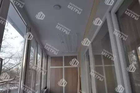 Остекление и отделка балкона ПВХ панелями и ламинатом Остекление и отделка балкона ПВХ панелями и ламинатом